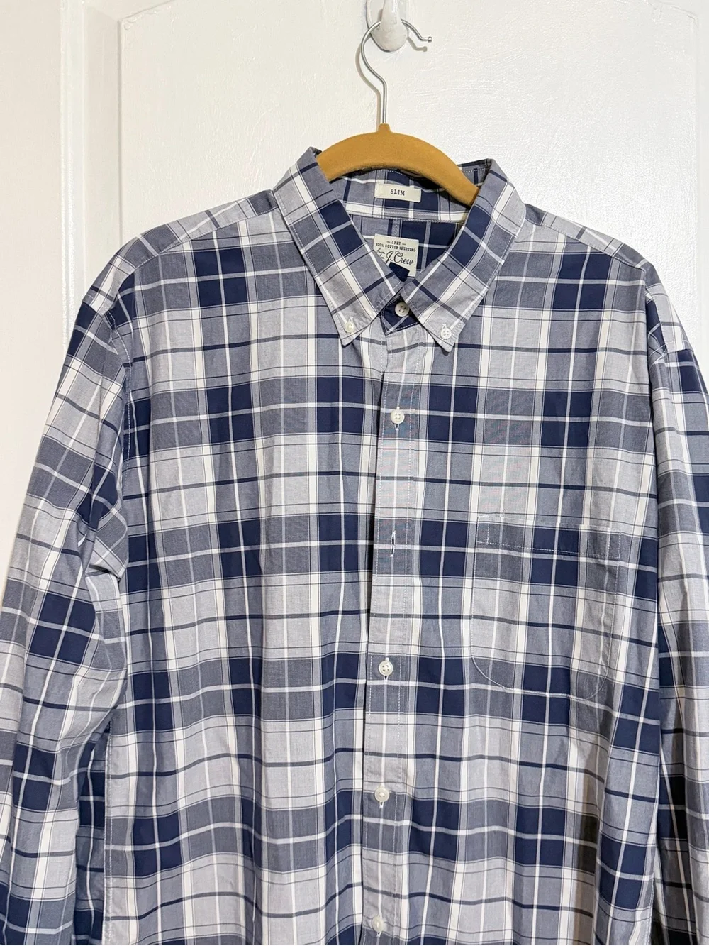 J. Crew Men's Navy and White Plaid Button-Down Shirt Slim fit